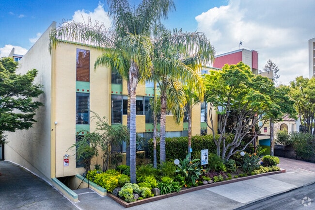 Building Photo - Bel Aire Courtyard Rental