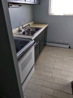 Photo - 1440 E 300th St