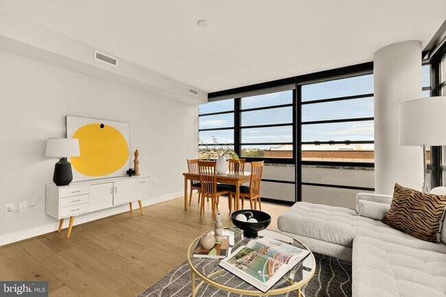 Photo - 1300 4th St SE Unit 812