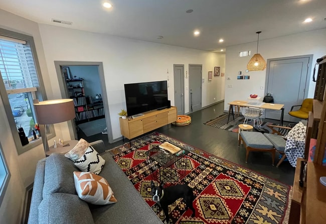 Photo - 2834 W Diversey Ave Unit 2F