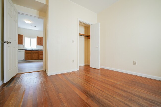 Photo - 24 Burr Ave Unidad 2