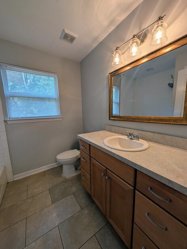 Photo - 2114 High Rd