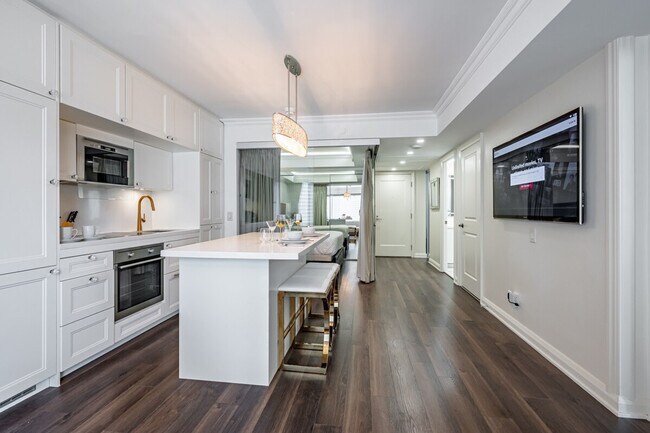 Photo - 155 Yorkville Ave Unit ID1045460P