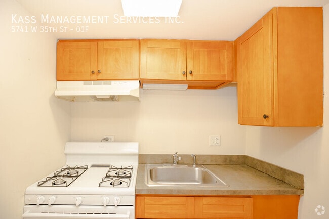 Building Photo - 5741 W 35th St Unit 01F Rental
