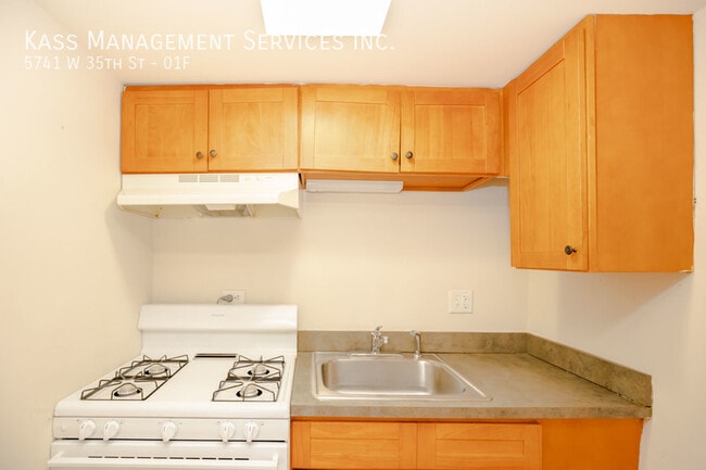 Building Photo - 5741 W 35th St Unit 01F Rental
