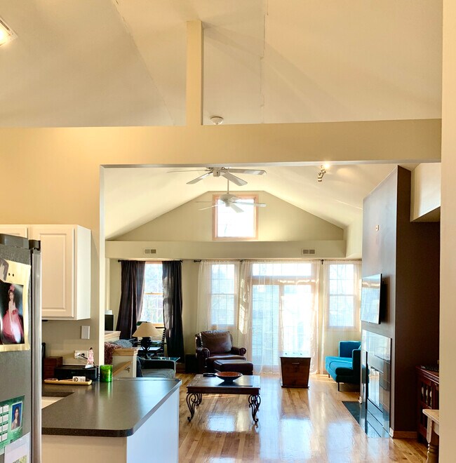 Photo - 1752 W Superior St Condo Unit 3