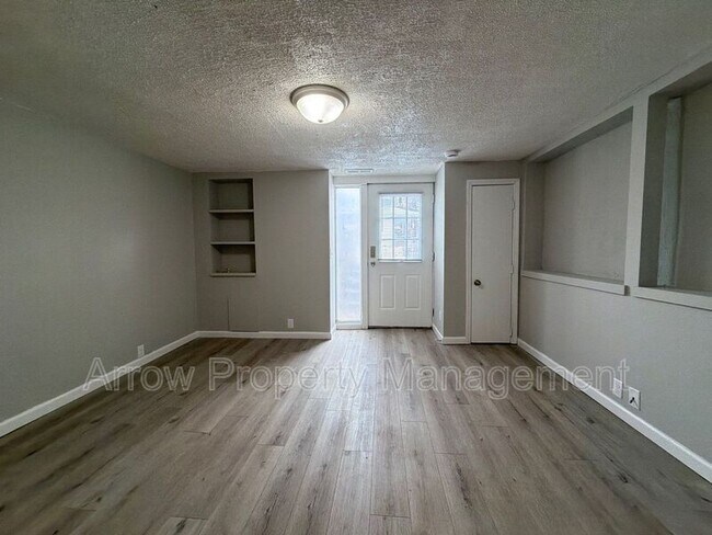 Photo - 2840 Starr St Unit 2