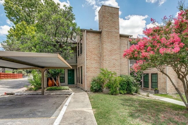 Photo - 7711 Callaghan Rd