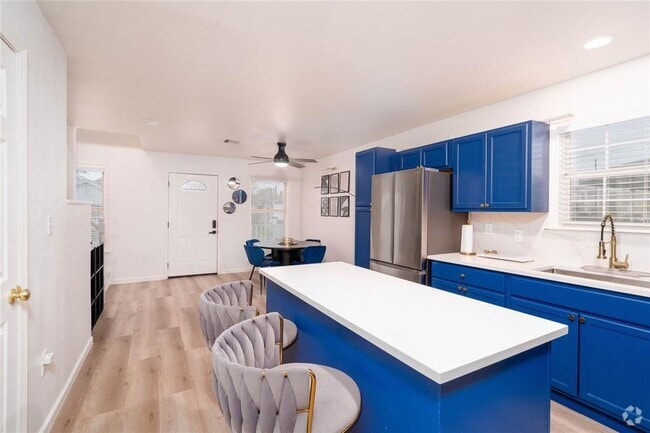 Building Photo - 4612 Hershe St Unit A Rental
