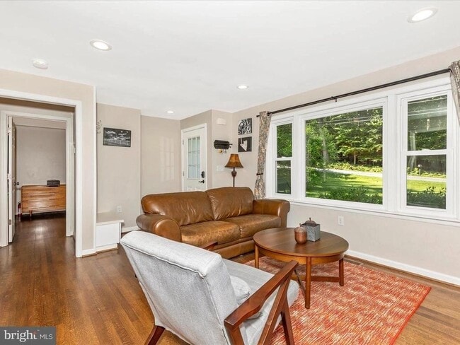Building Photo - 5421 Bartonsville Rd Rental