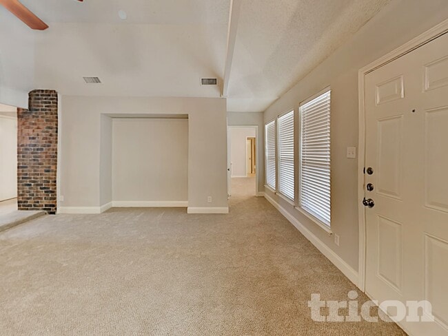 Photo - 5711 Calumet Dr