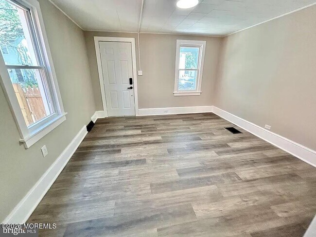 Photo - 217 Wesley St