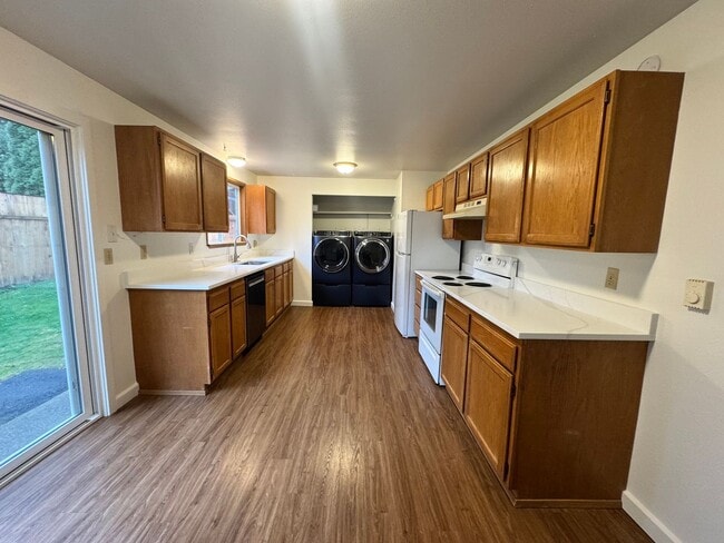 Photo - Bothell Duplex w/ Spacious Yard