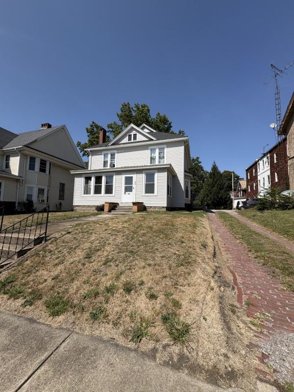 Building Photo - 250 E 3rd St Rental