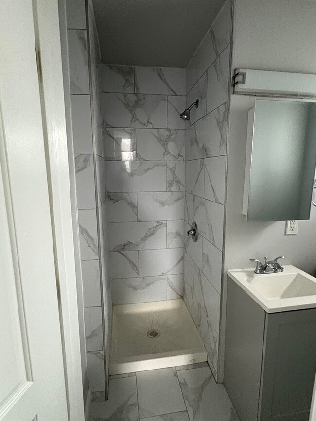 Photo - 17 Teaneck Rd Unit 3A