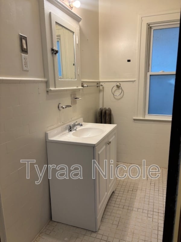 Photo - 713 Chalmers St