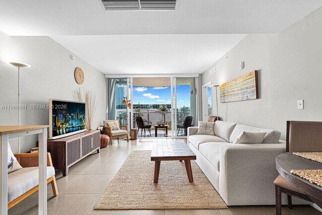 Building Photo - 2155 Washington Ct Unit 403