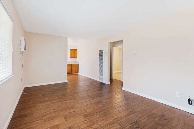 160 Cathcart Ave