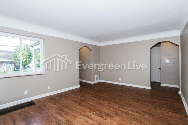 Photo - 2264 Rosedale Ave