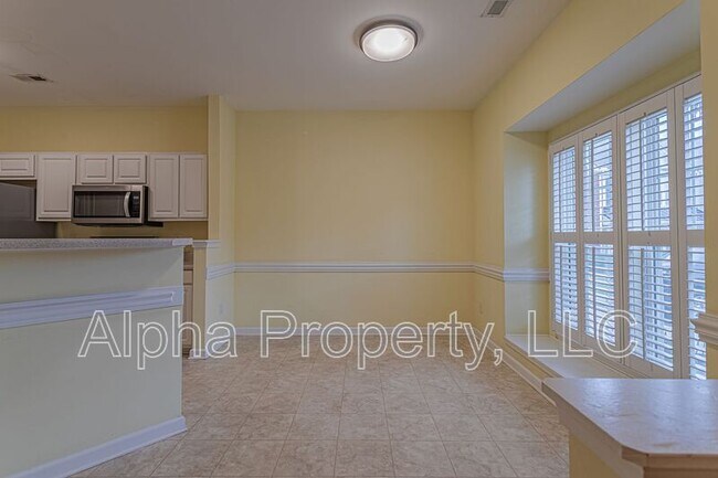 Photo - 142 Spring Crossing Cir