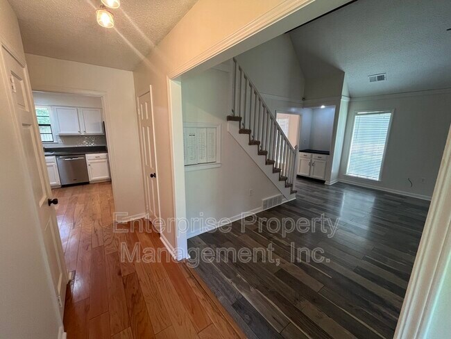 Photo - 9161 Gainsborough Dr