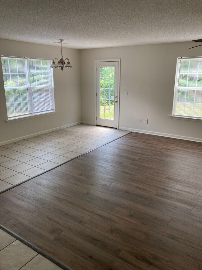 Photo - Updated 3/2.5 Townhouse in Armuchee- $1,350