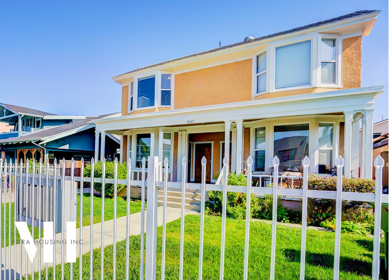 Leighton Place Apartments: Two Bedrooms near USC! - Leighton Place Apartments: Two Bedrooms near USC!