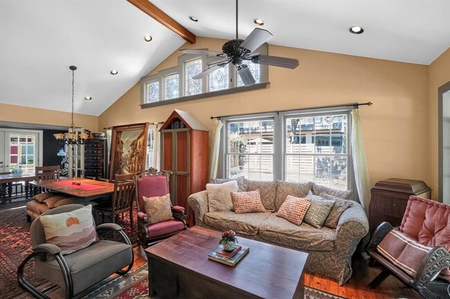 Photo - 221 Park Ln