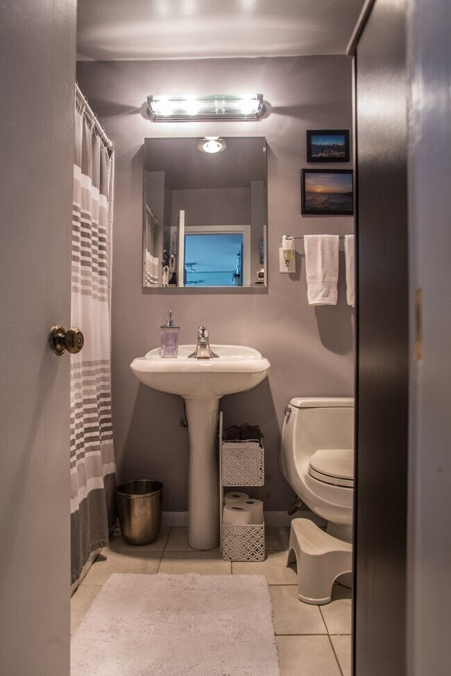 Photo - 1455 N Sandburg Terrace Unidad 1103