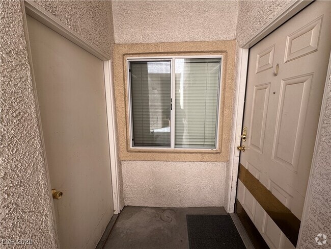 Building Photo - 855 N Stephanie St Unit 512 Rental