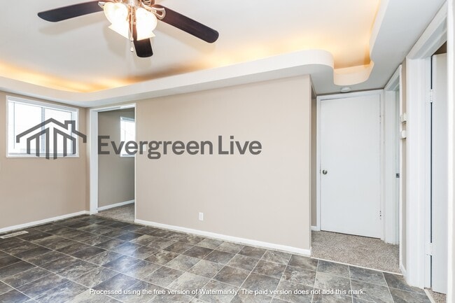 Photo - 125 Swallow Dr