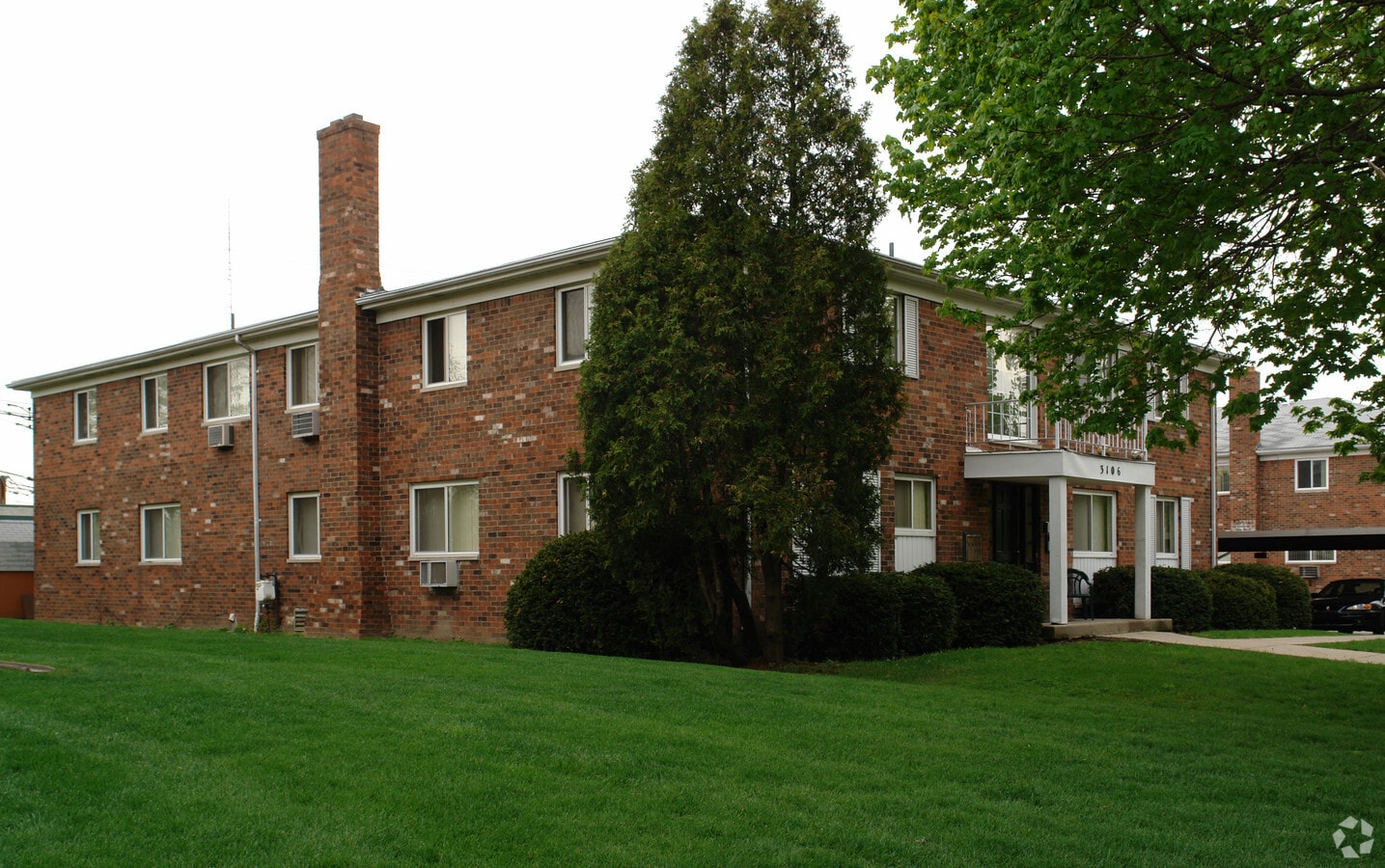 Photo - 3106 Holiday Drive Apartments