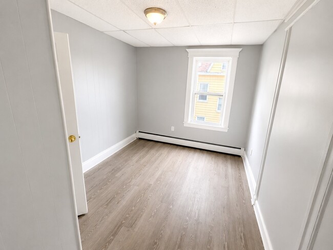 Photo - 70 Eaton Pl Unit 4