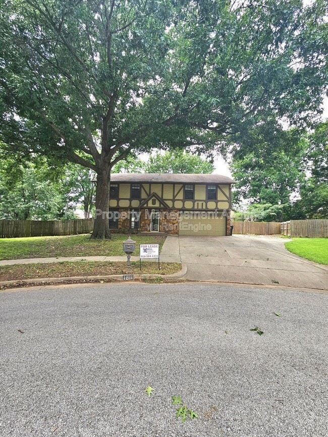 Photo - 1811 W Gulfport Cir