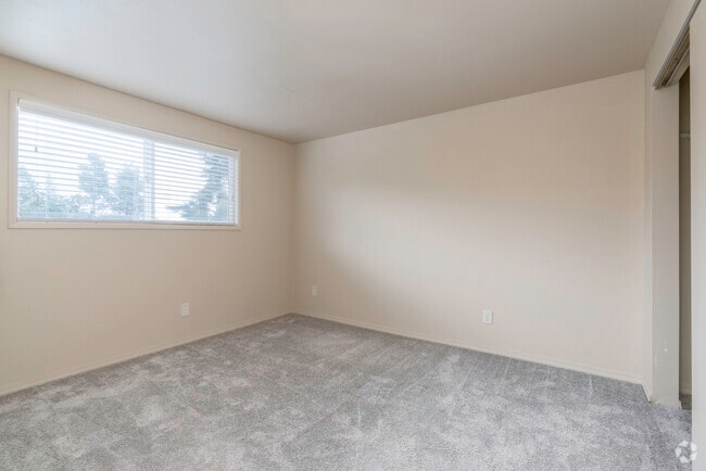 1BR, 1BA - 670SF Bedroom