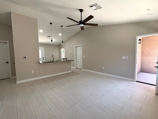 9941 N Loop Blvd Unit B