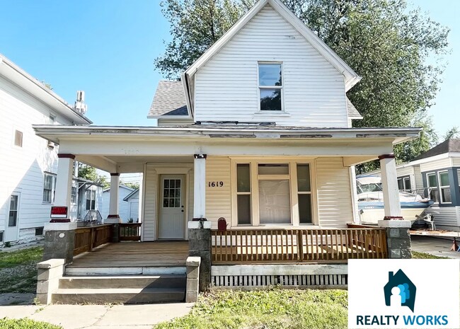 Large 5 Bedroom House! - Large 5 Bedroom House!