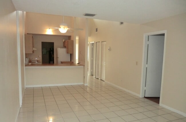 6980 Woodscape Cir