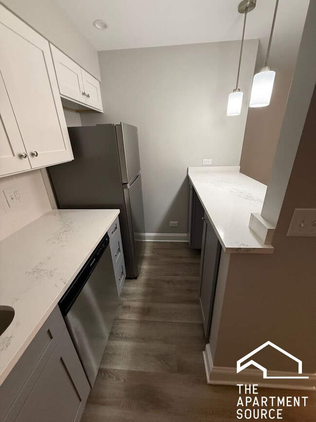 Building Photo - 744 W Gordon Terrace Unit 104