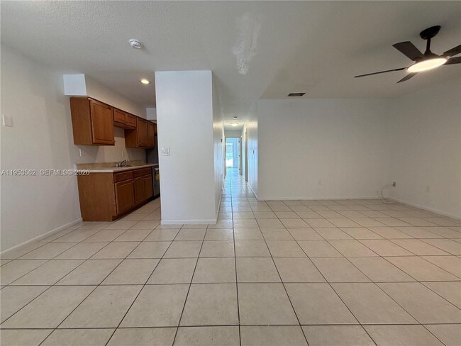 Photo - 951 SW 16th St Unit 1-2