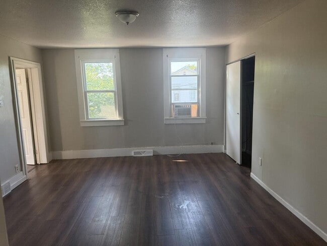 Photo - 144-144 1/2 S 3rd St Unidad 144 1/2 S 3rd St