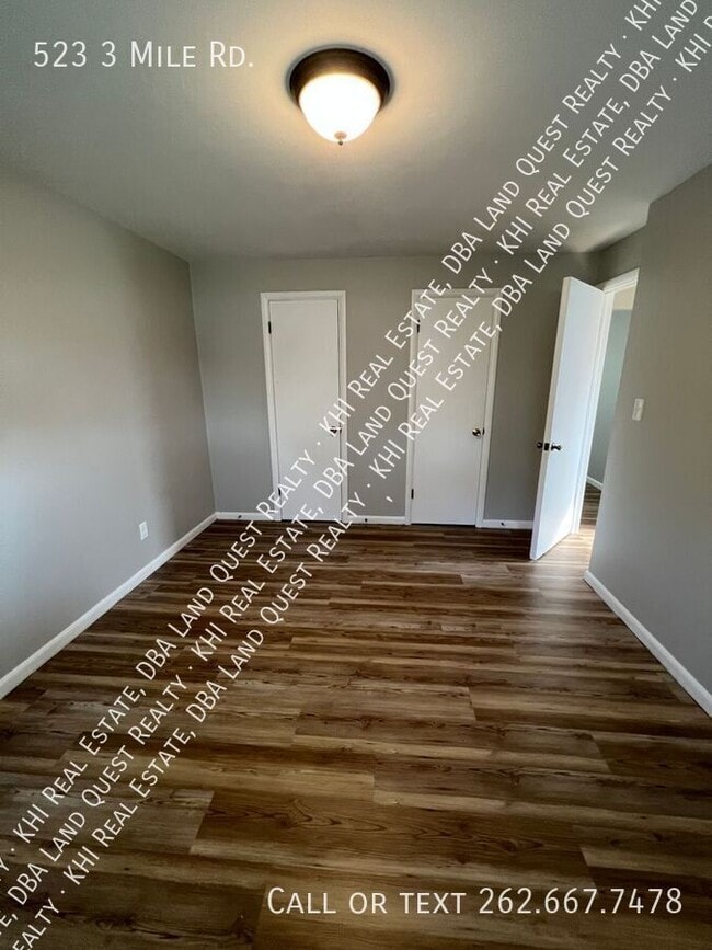 Photo - 523 3 Mile Rd