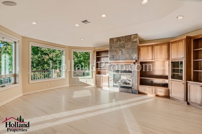 Photo - Gorgeous Single Home in Great location!!!