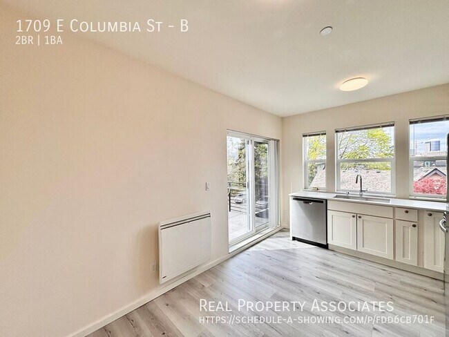 Photo - 1709 E Columbia St Unit B