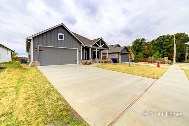Photo - Relax In The Comfort of a 4/2.5/2! House