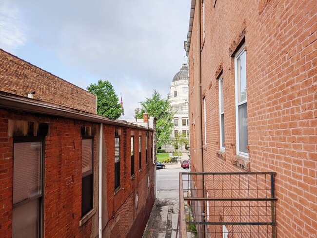Photo - Redmen - Residential