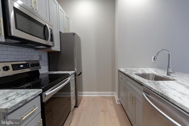 Photo - 1411 Walnut St Unit 204