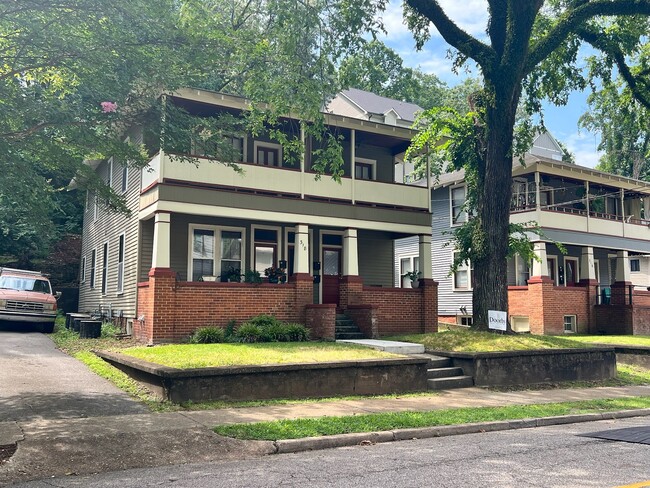 Building Photo - 318 Tremont St Unit 3