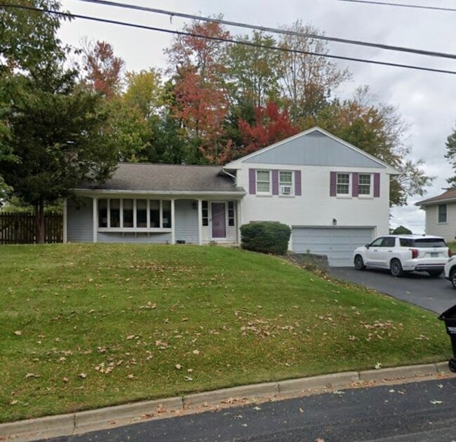 Photo - 2437 Rhonda Dr