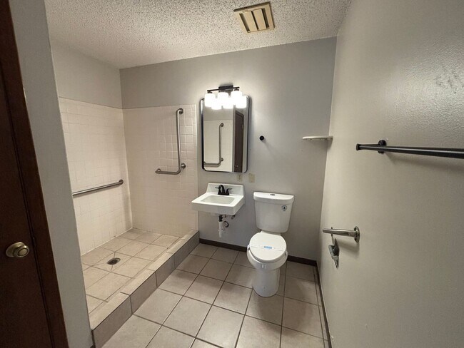 Photo - 2619 W 15th St N Unidad 203